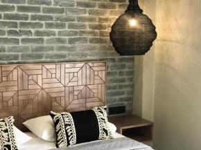 Гостиница Oasis Apartments  Толон